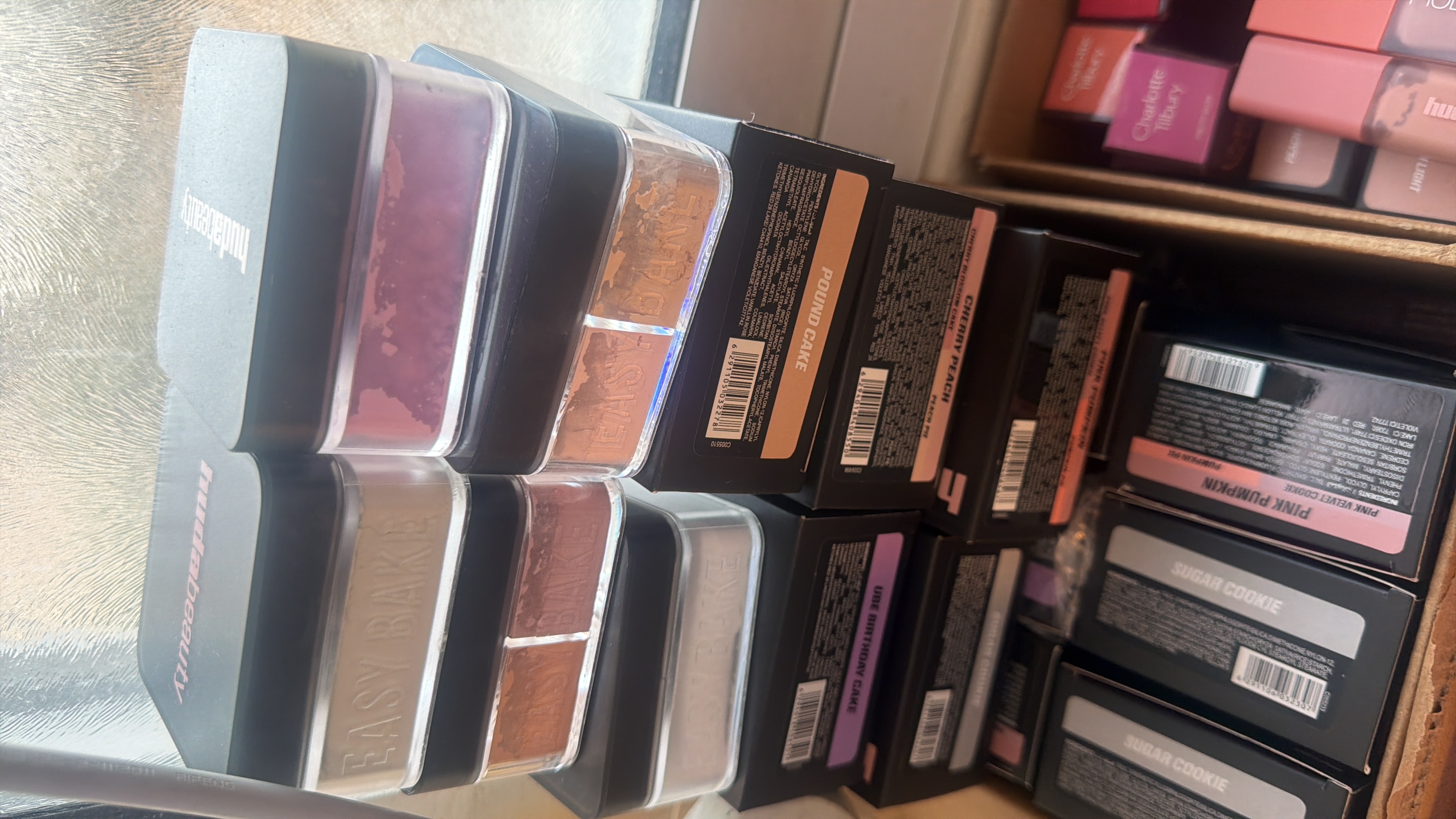 huda loose powder
