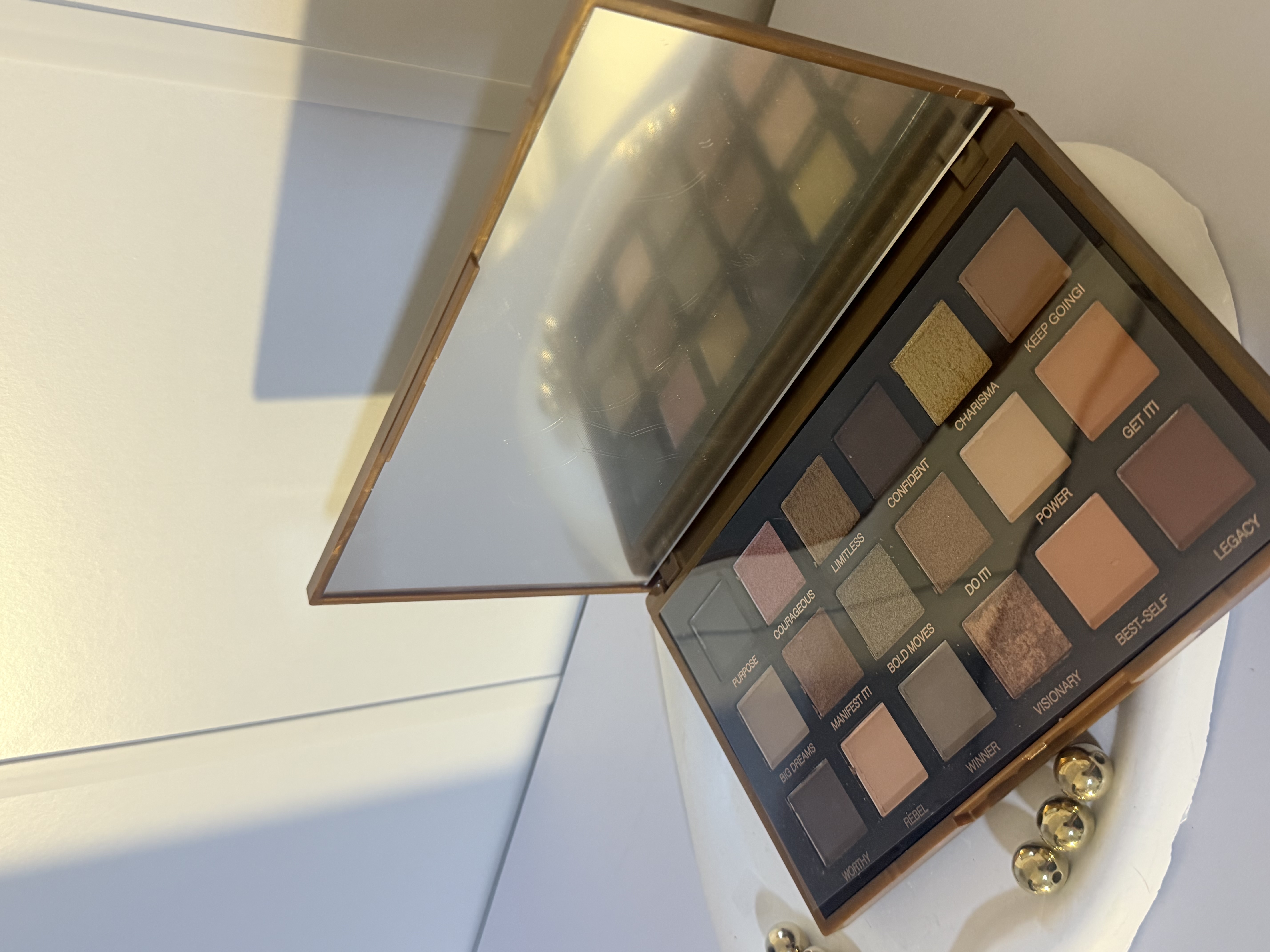 Hide eyeshadow palette 2