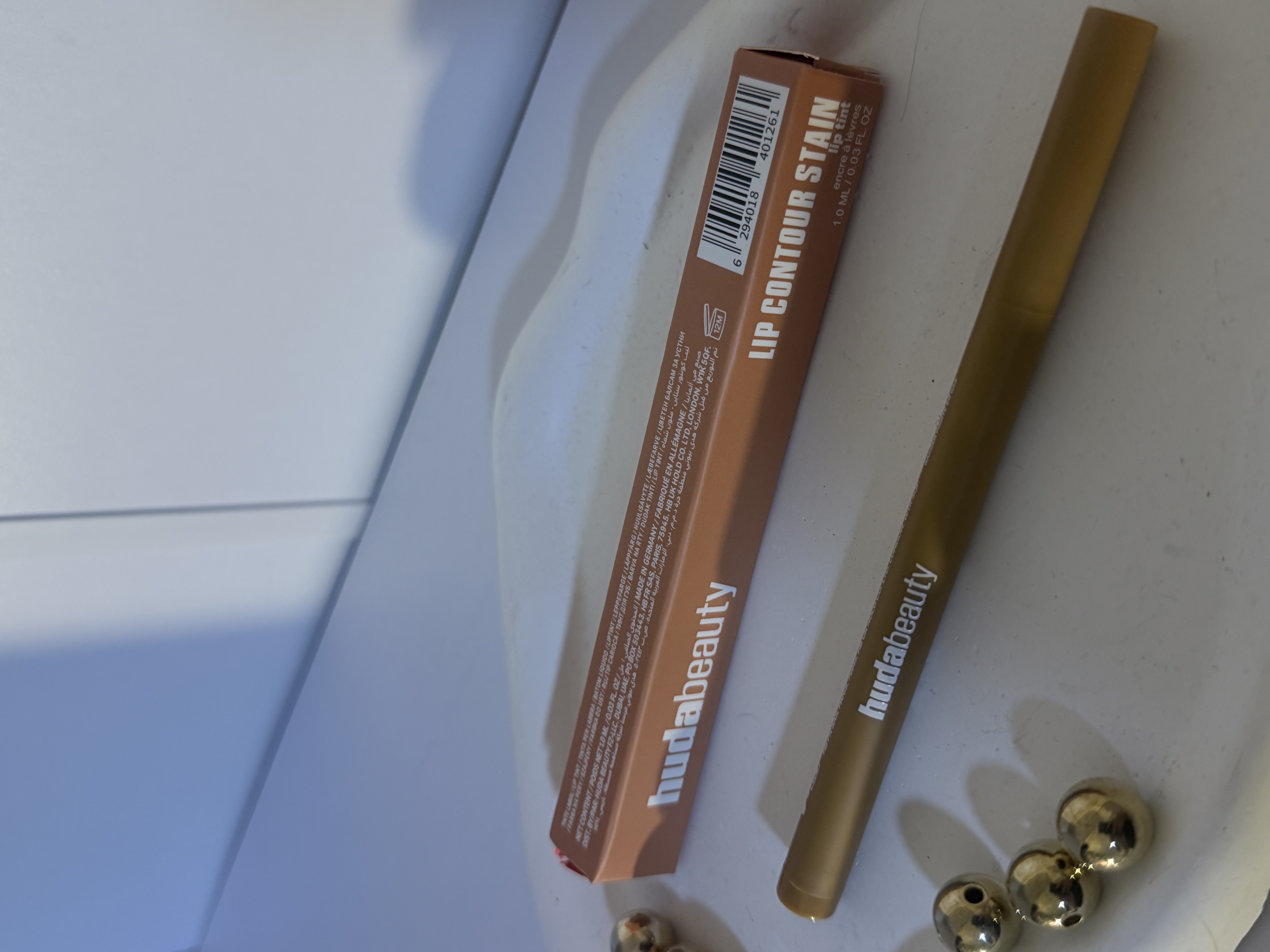 Hide lip liner 3