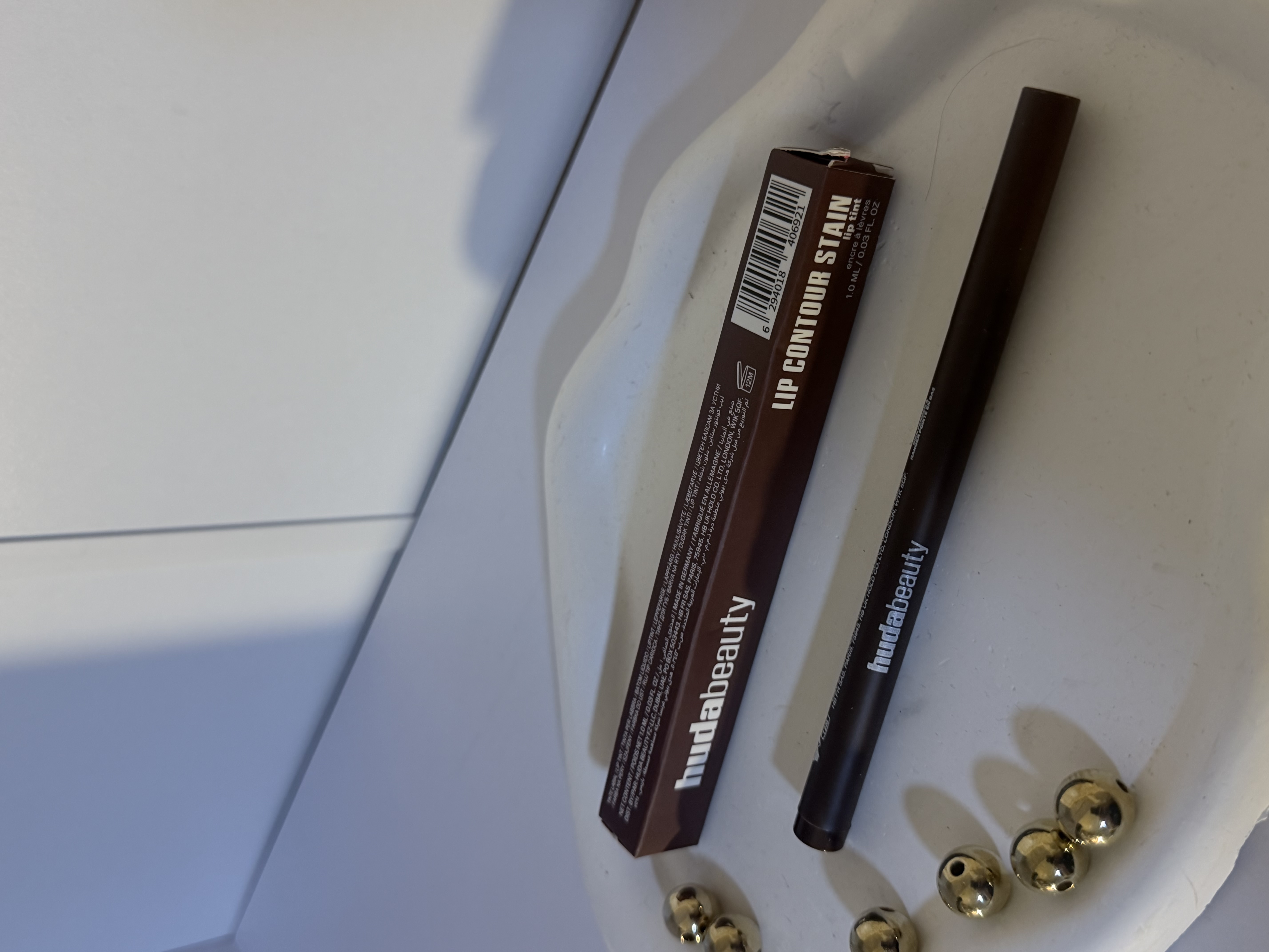 Hide lip liner 5