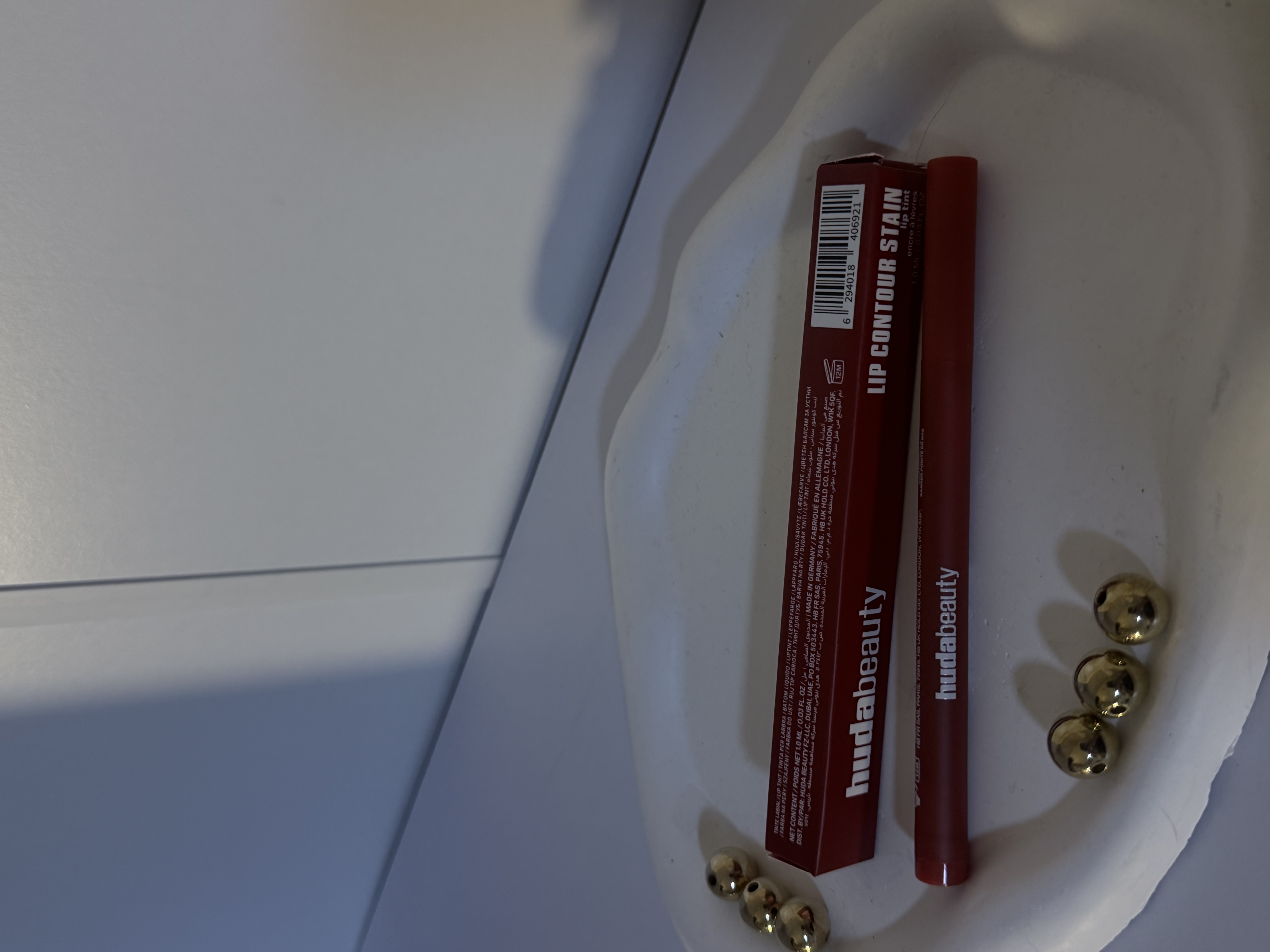Hide lip liner 2