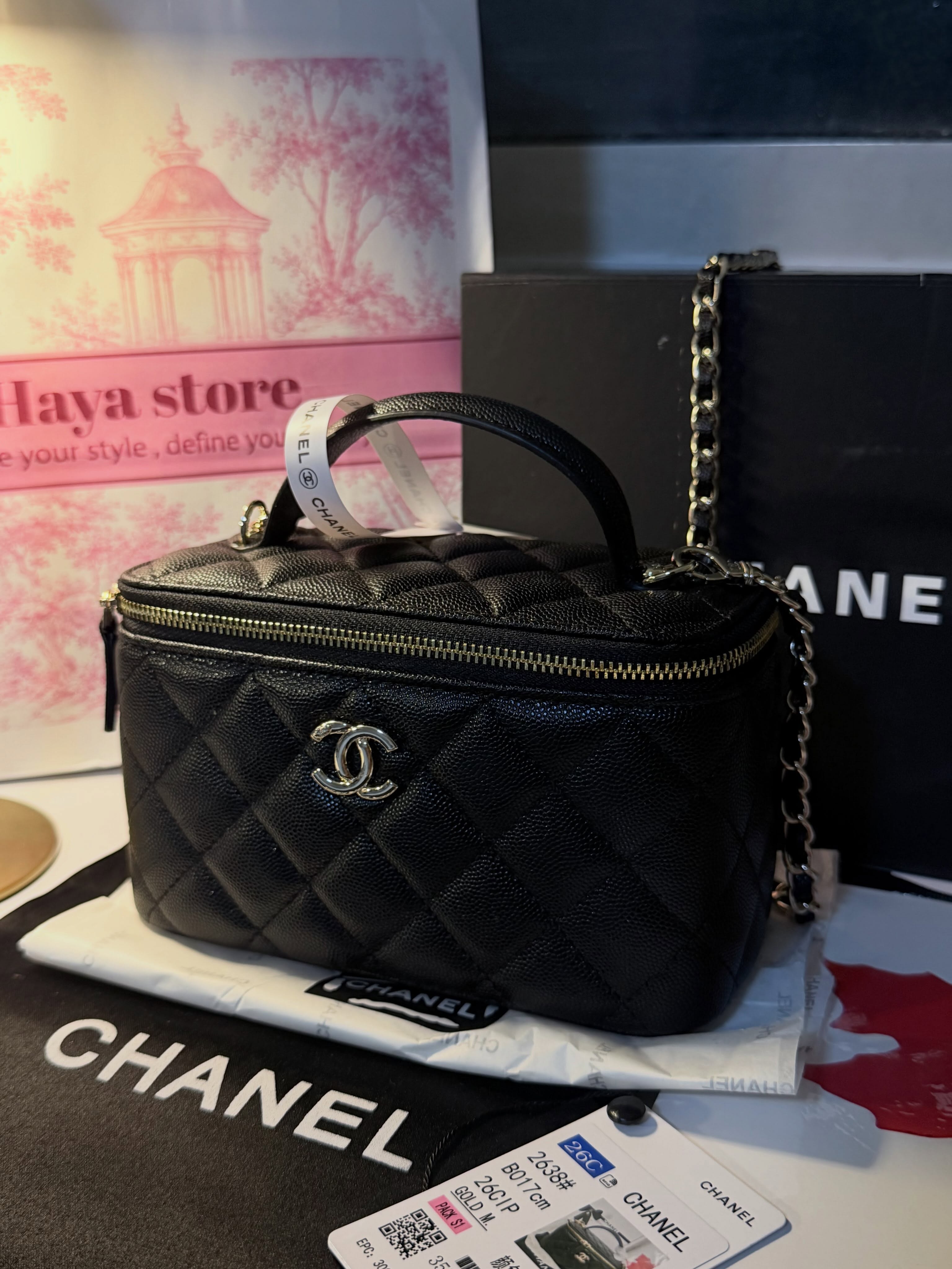 Chanel — شنطة رافيا نسائية سودا