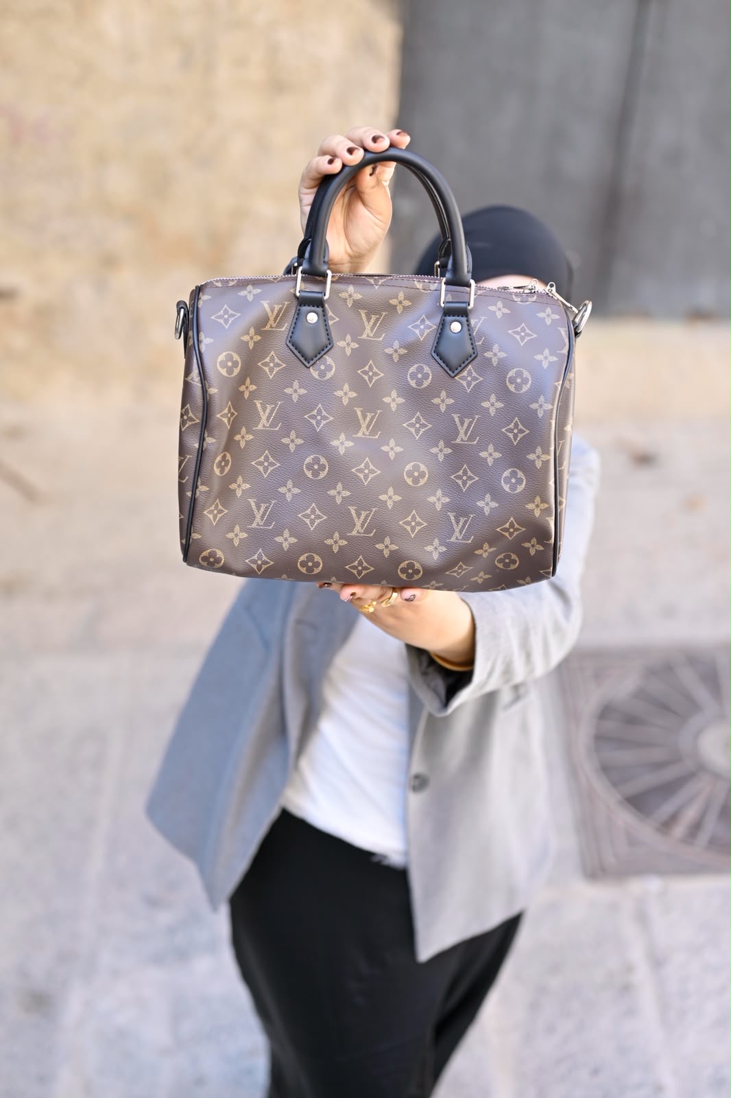 شنطه يد Lv فخمه